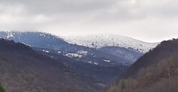 🌿☀️ NA PRODAJU – DVA TURISTIČKA APARTMANA – NA STAROJ PLANINI na krovu Srbije, apartmansko naselje Crni Vrh opština Knjaževac
