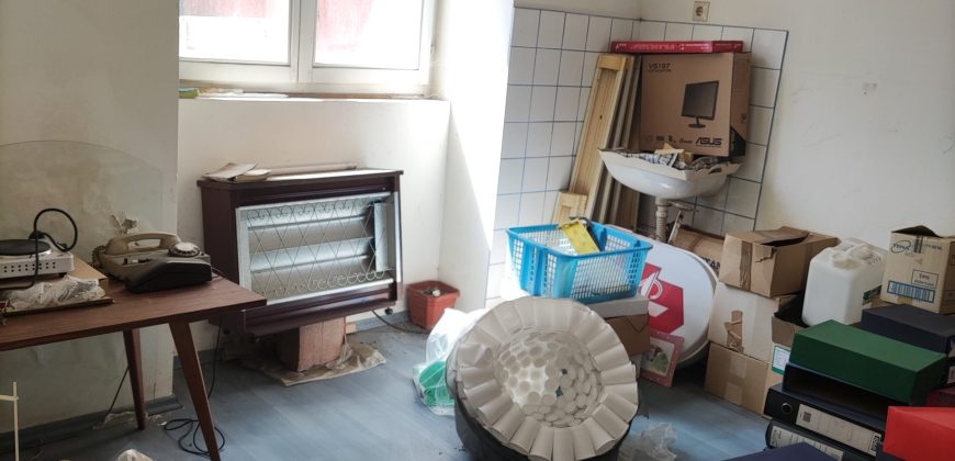 NA PRODAJU – Dva poslovna prostora (lokala) i Trosoban stan – u centru grada Zaječara