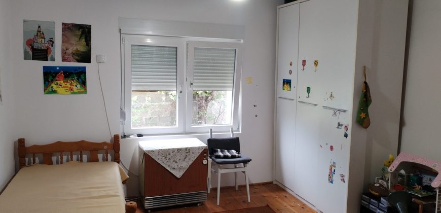 🏡 NA PRODAJU – PORODIČNA STAMBENA ZGRADA – KUĆA SA GARAŽOM 292 m² i dvorište – 409/321 m², u naselju Oskoruša u Zaječaru! 🌟