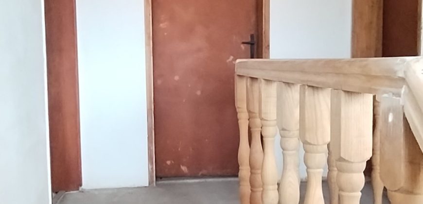 🏡 NA PRODAJU – PORODIČNA STAMBENA ZGRADA – KUĆA SA GARAŽOM 292 m² i dvorište – 409/321 m², u naselju Oskoruša u Zaječaru! 🌟
