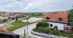 🏡 NA PRODAJU – PORODIČNA STAMBENA ZGRADA – KUĆA SA GARAŽOM 292 m² i dvorište – 409/321 m², u naselju Oskoruša u Zaječaru! 🌟