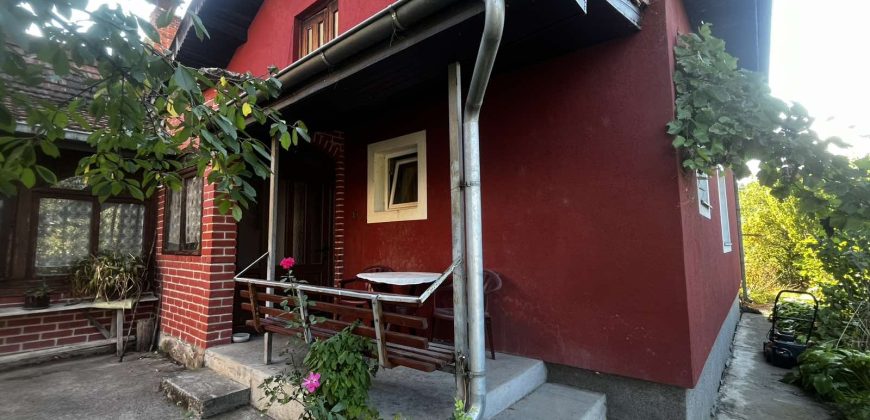 🏡 RETKOST NA TRŽIŠTU – IMANJE KAKVO SE KUPUJE JEDNOM U ŽIVOTU! – TRI KUĆE • GARAŽA • POMOĆNI OBJEKTI • VOĆNJAK • GRAĐEVINSKO I POLJOPRIVREDNO ZEMLJIŠTE
