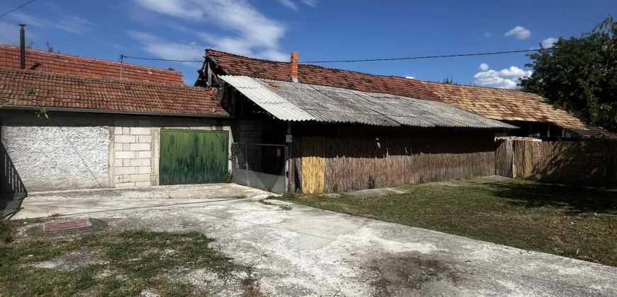 🏡 RETKOST NA TRŽIŠTU – IMANJE KAKVO SE KUPUJE JEDNOM U ŽIVOTU! – TRI KUĆE • GARAŽA • POMOĆNI OBJEKTI • VOĆNJAK • GRAĐEVINSKO I POLJOPRIVREDNO ZEMLJIŠTE