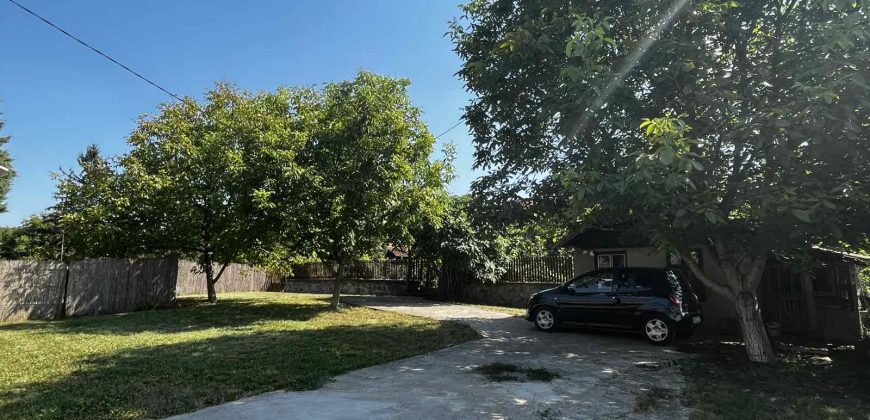 🏡 RETKOST NA TRŽIŠTU – IMANJE KAKVO SE KUPUJE JEDNOM U ŽIVOTU! – TRI KUĆE • GARAŽA • POMOĆNI OBJEKTI • VOĆNJAK • GRAĐEVINSKO I POLJOPRIVREDNO ZEMLJIŠTE