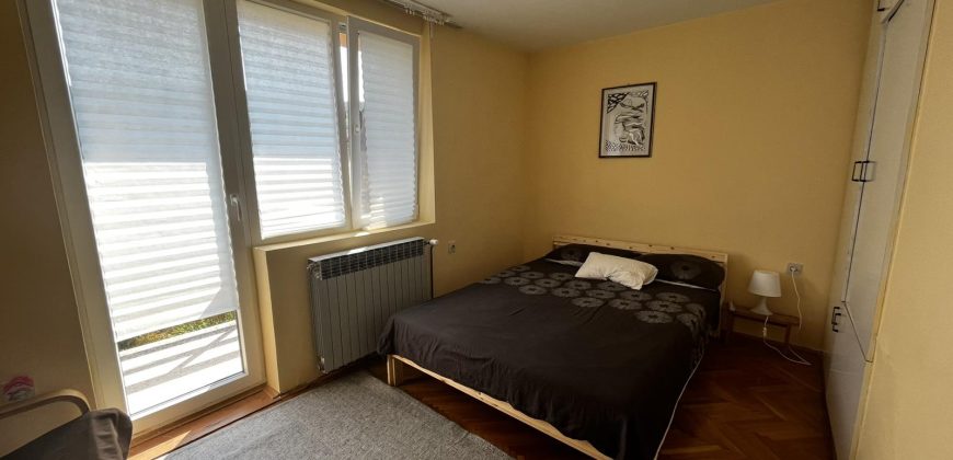 🏡 RETKOST NA TRŽIŠTU – IMANJE KAKVO SE KUPUJE JEDNOM U ŽIVOTU! – TRI KUĆE • GARAŽA • POMOĆNI OBJEKTI • VOĆNJAK • GRAĐEVINSKO I POLJOPRIVREDNO ZEMLJIŠTE