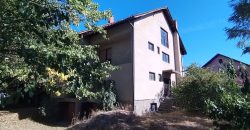 🏠 TOP PONUDA – JEDINSTVENA PORODIČNA KUĆA SA TRI ZASEBNE STAMBENE JEDINICE I VELIKIM PLACEM – NASELJE VLAČIĆ U ZAJEČARU ! 🏠