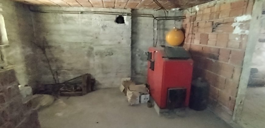 🏠 TOP PONUDA – JEDINSTVENA PORODIČNA KUĆA SA TRI ZASEBNE STAMBENE JEDINICE I VELIKIM PLACEM – NASELJE VLAČIĆ U ZAJEČARU ! 🏠