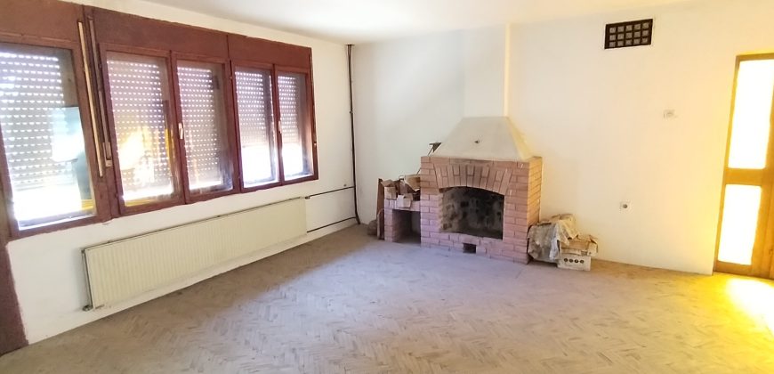 🏠 TOP PONUDA – JEDINSTVENA PORODIČNA KUĆA SA TRI ZASEBNE STAMBENE JEDINICE I VELIKIM PLACEM – NASELJE VLAČIĆ U ZAJEČARU ! 🏠